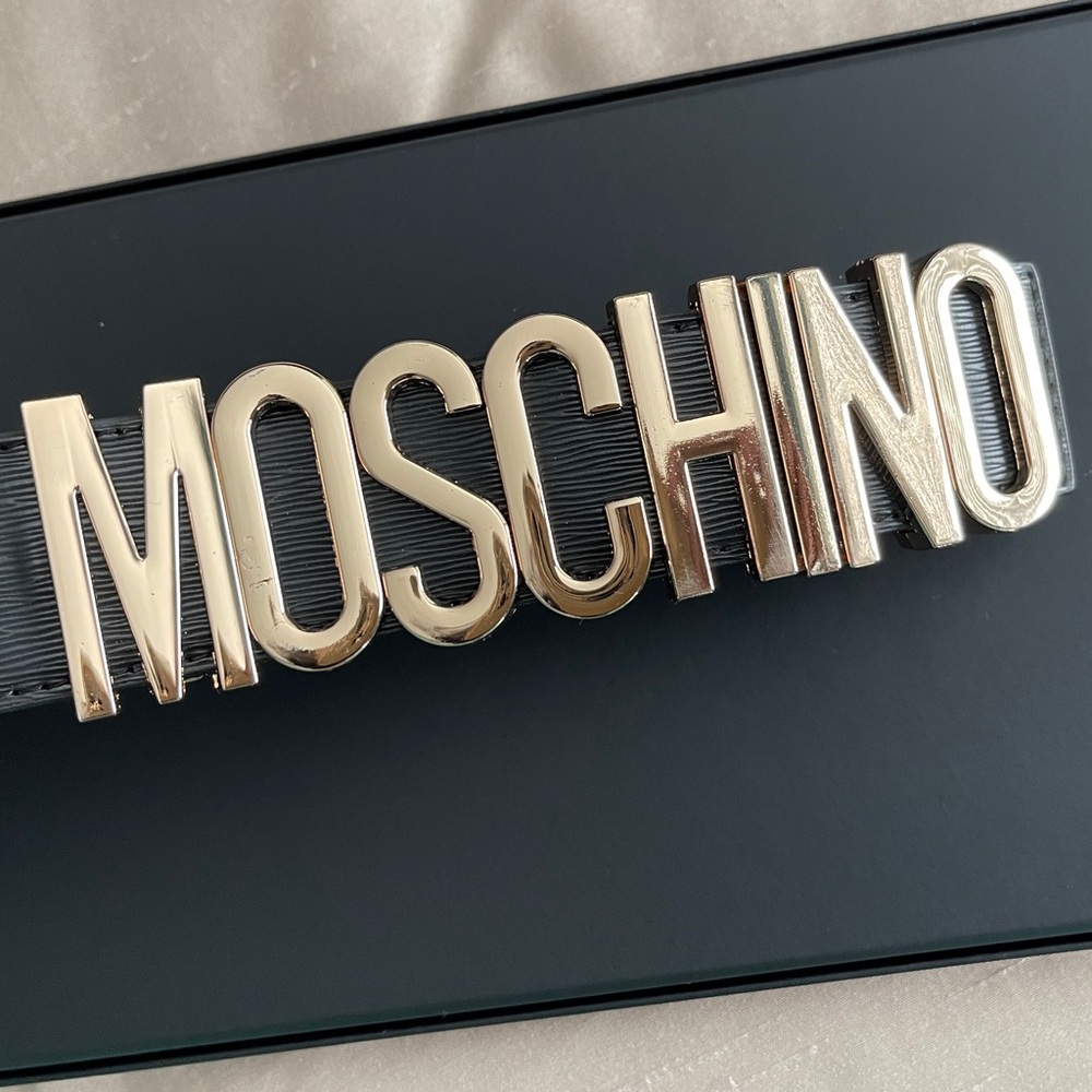 Moschino Belt size 40/100
